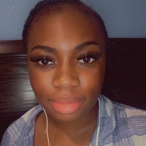 Meet your Posher, Alycia